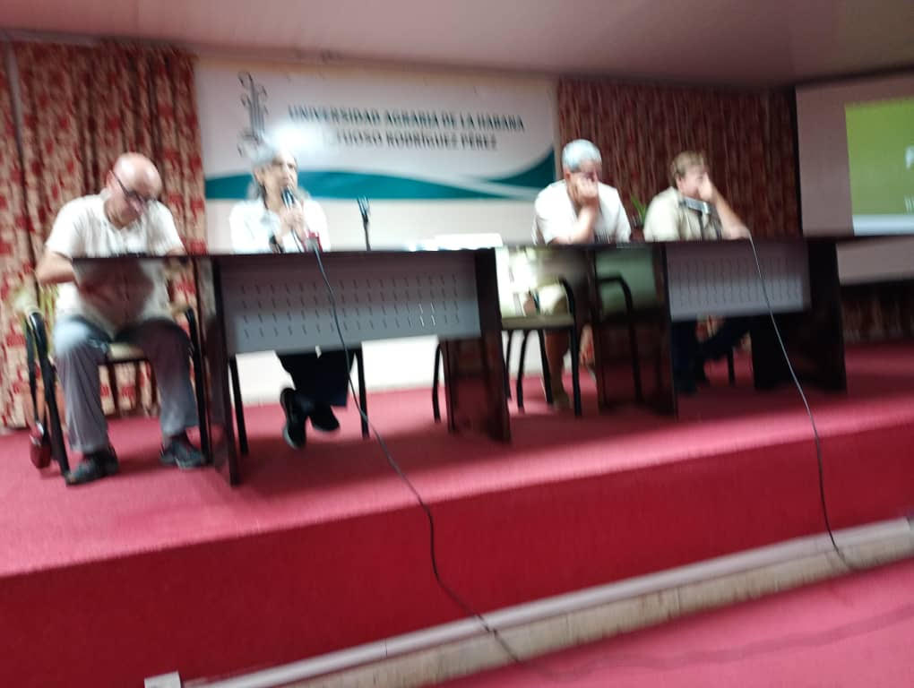 Momento de la presentación del panel de CIEMAT y Fabrez